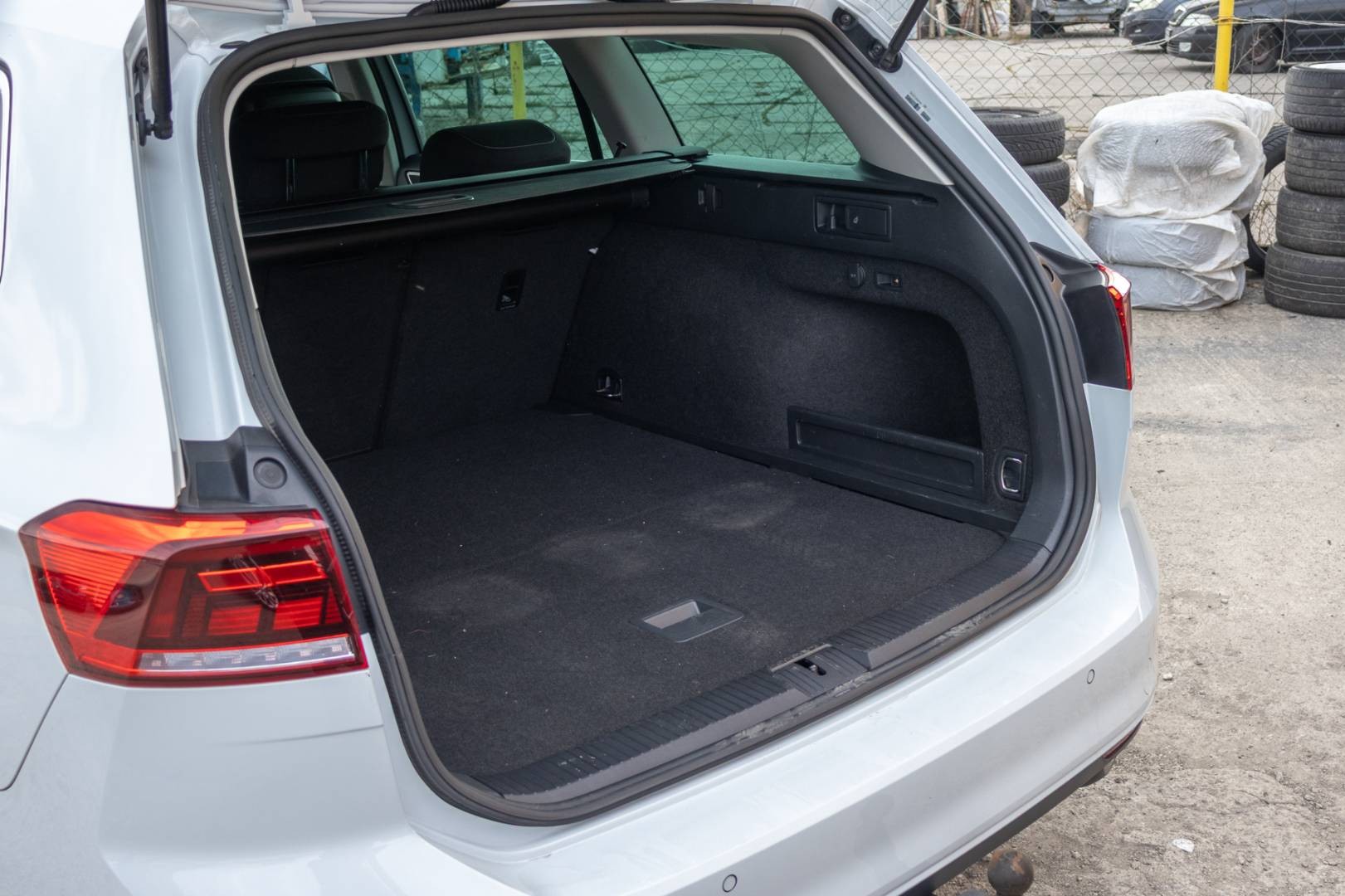 Volkswagen Passat Variant 2023 - 2.0 TDI Business – Obrázok 9