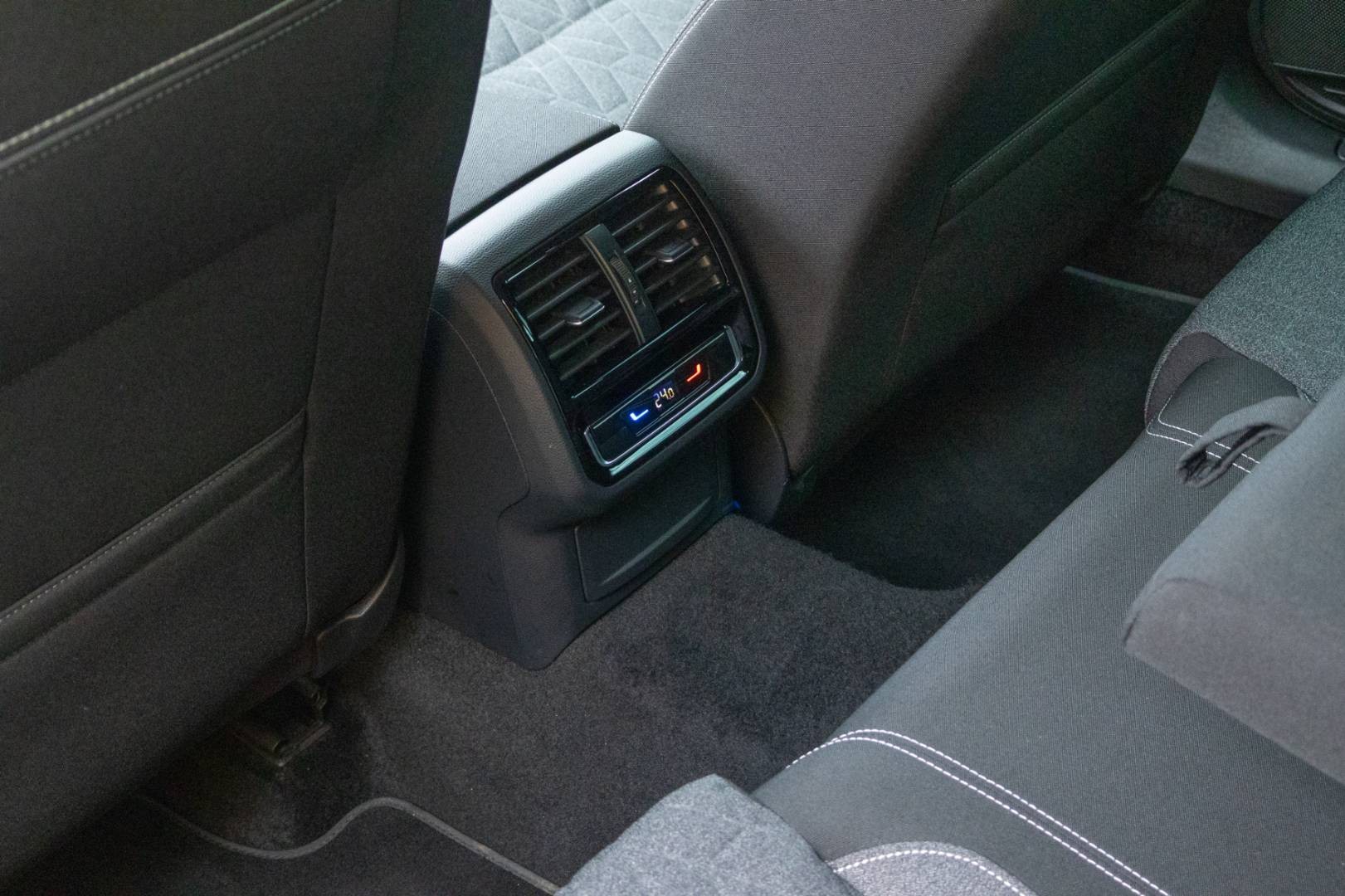 Volkswagen Passat Variant 2023 - 2.0 TDI Business – Obrázok 12