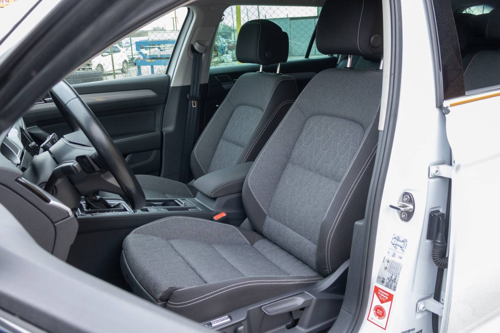 Volkswagen Passat Variant 2023 - 2.0 TDI Business – Obrázok 13