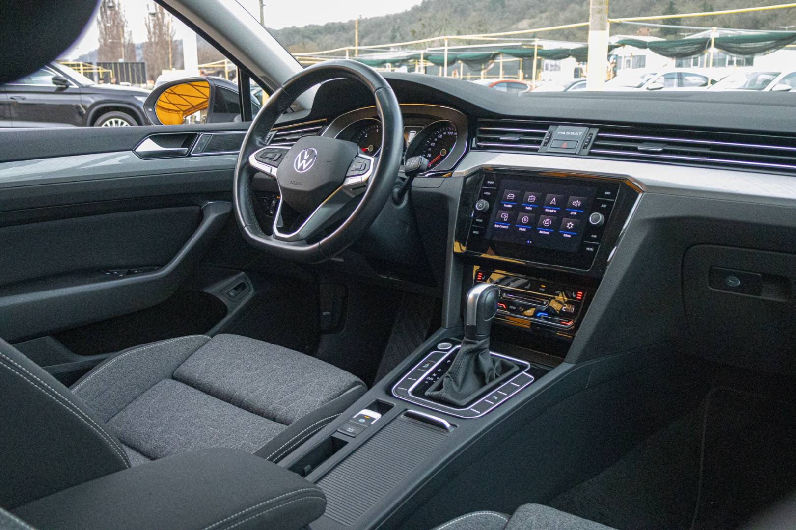 Volkswagen Passat Variant 2023 - 2.0 TDI Business – Obrázok 16