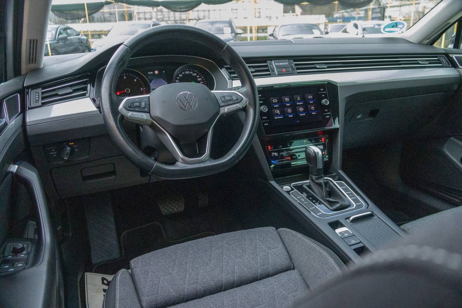 Volkswagen Passat Variant 2023 - 2.0 TDI Business – Obrázok 17