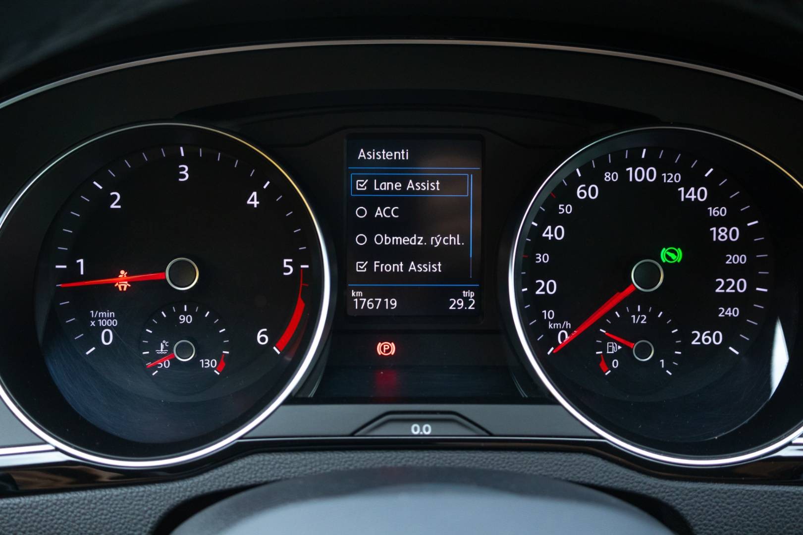 Volkswagen Passat Variant 2023 - 2.0 TDI Business – Obrázok 19