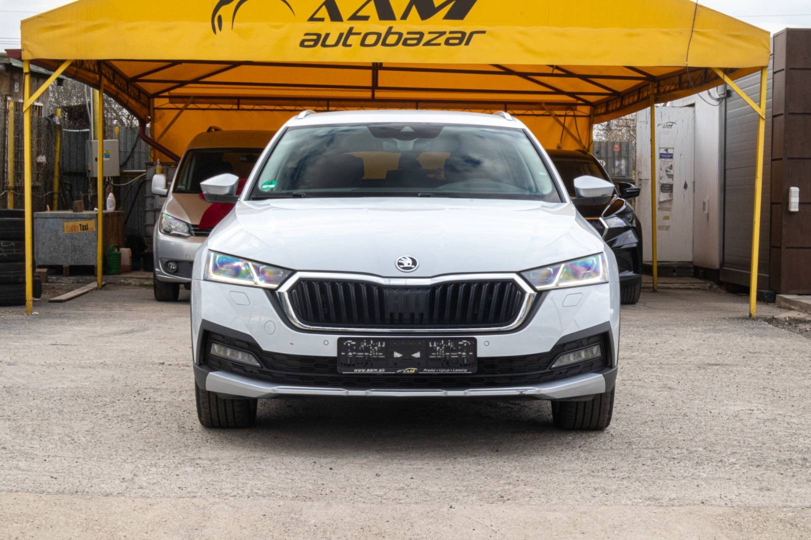 Škoda Octavia Combi 2.0 TDI Scout 4x4 DSG – Obrázok 2