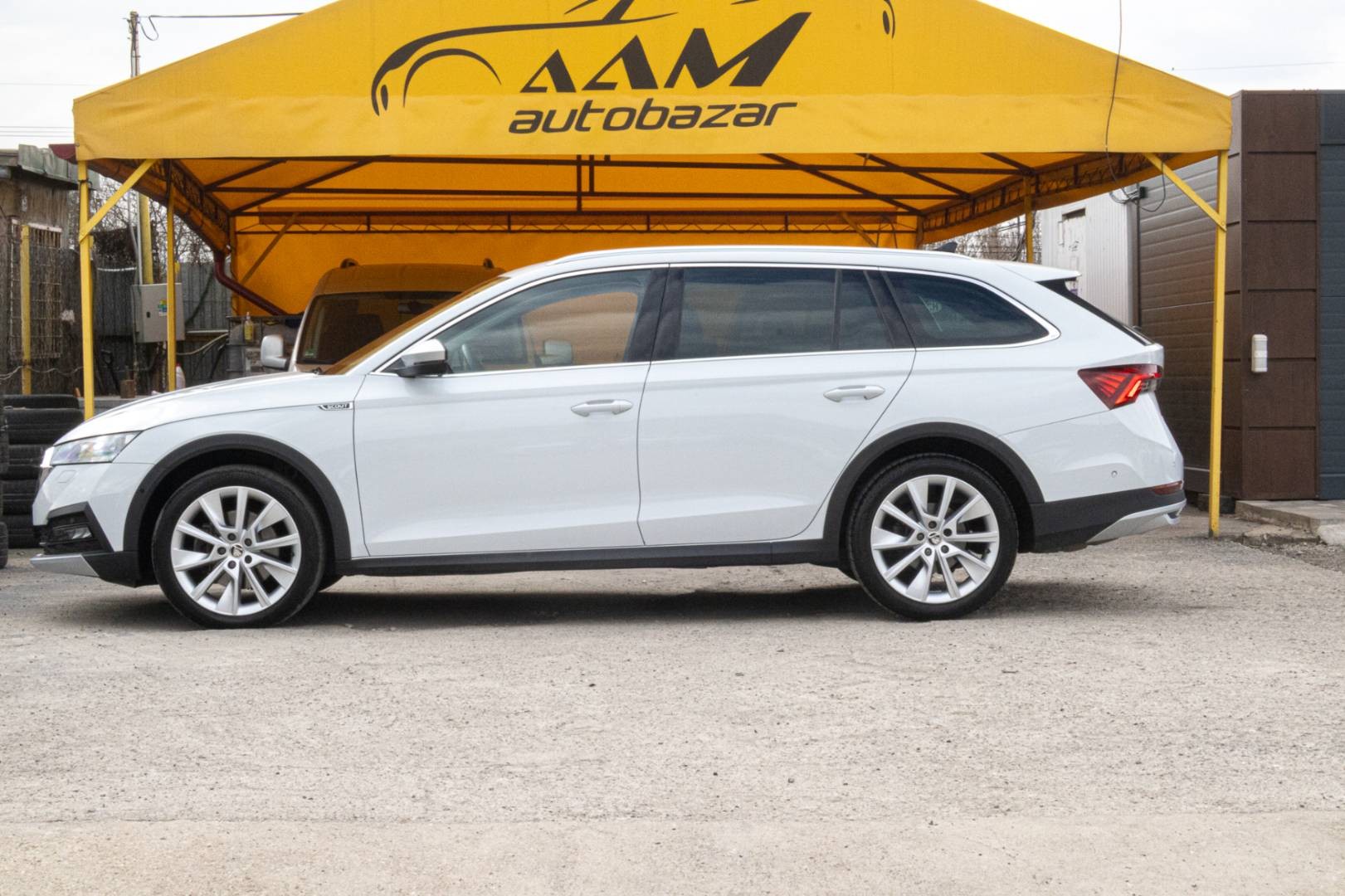 Škoda Octavia Combi 2.0 TDI Scout 4x4 DSG – Obrázok 5