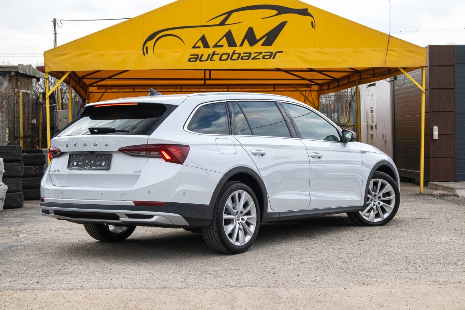 Škoda Octavia Combi 2.0 TDI Scout 4x4 DSG – Obrázok 8