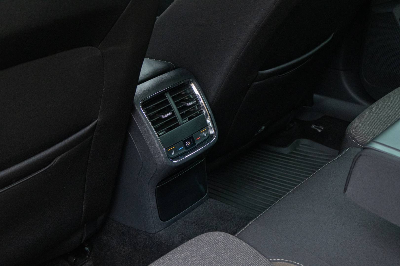 Škoda Octavia Combi 2.0 TDI Scout 4x4 DSG – Obrázok 12