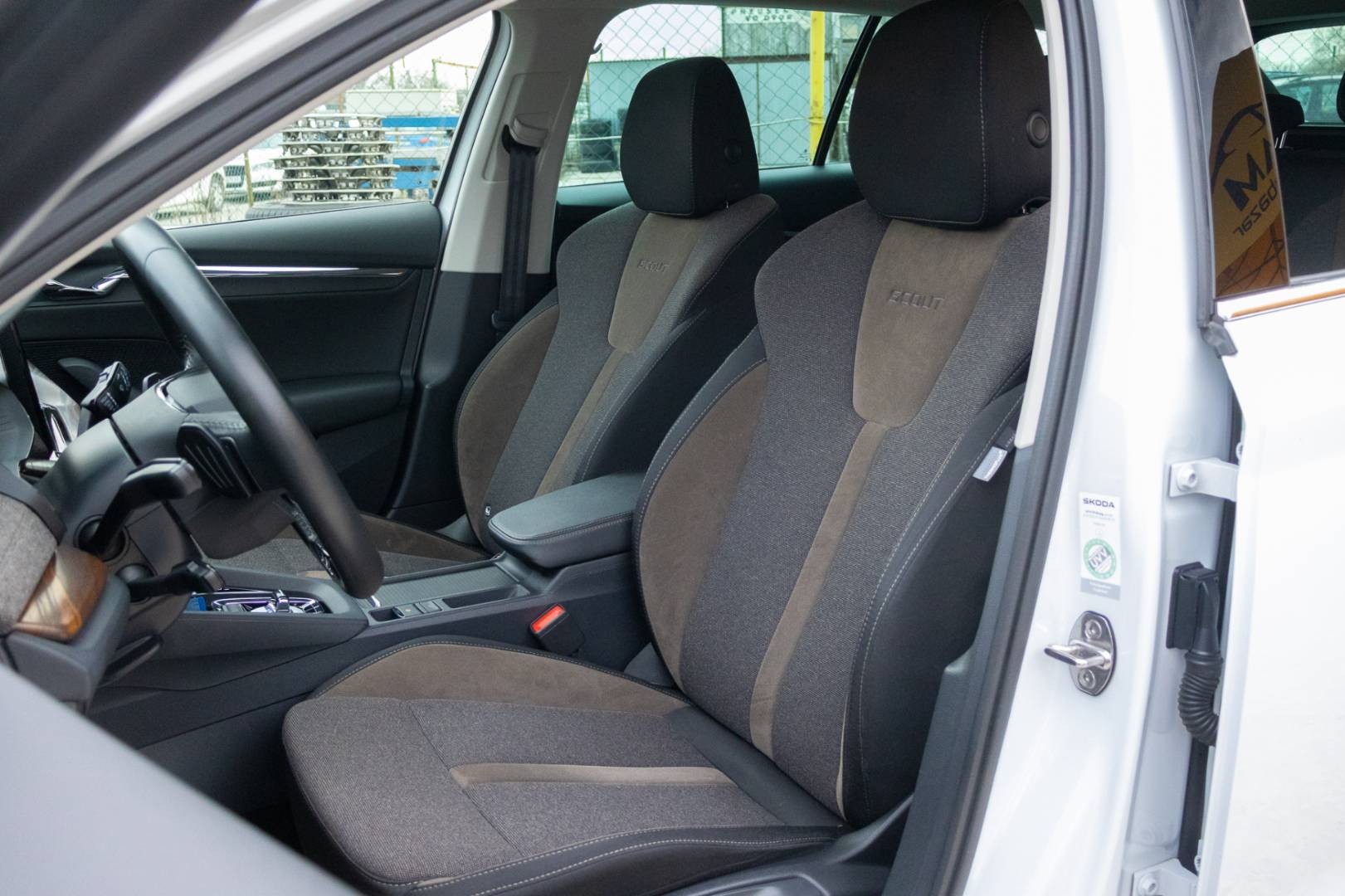 Škoda Octavia Combi 2.0 TDI Scout 4x4 DSG – Obrázok 13