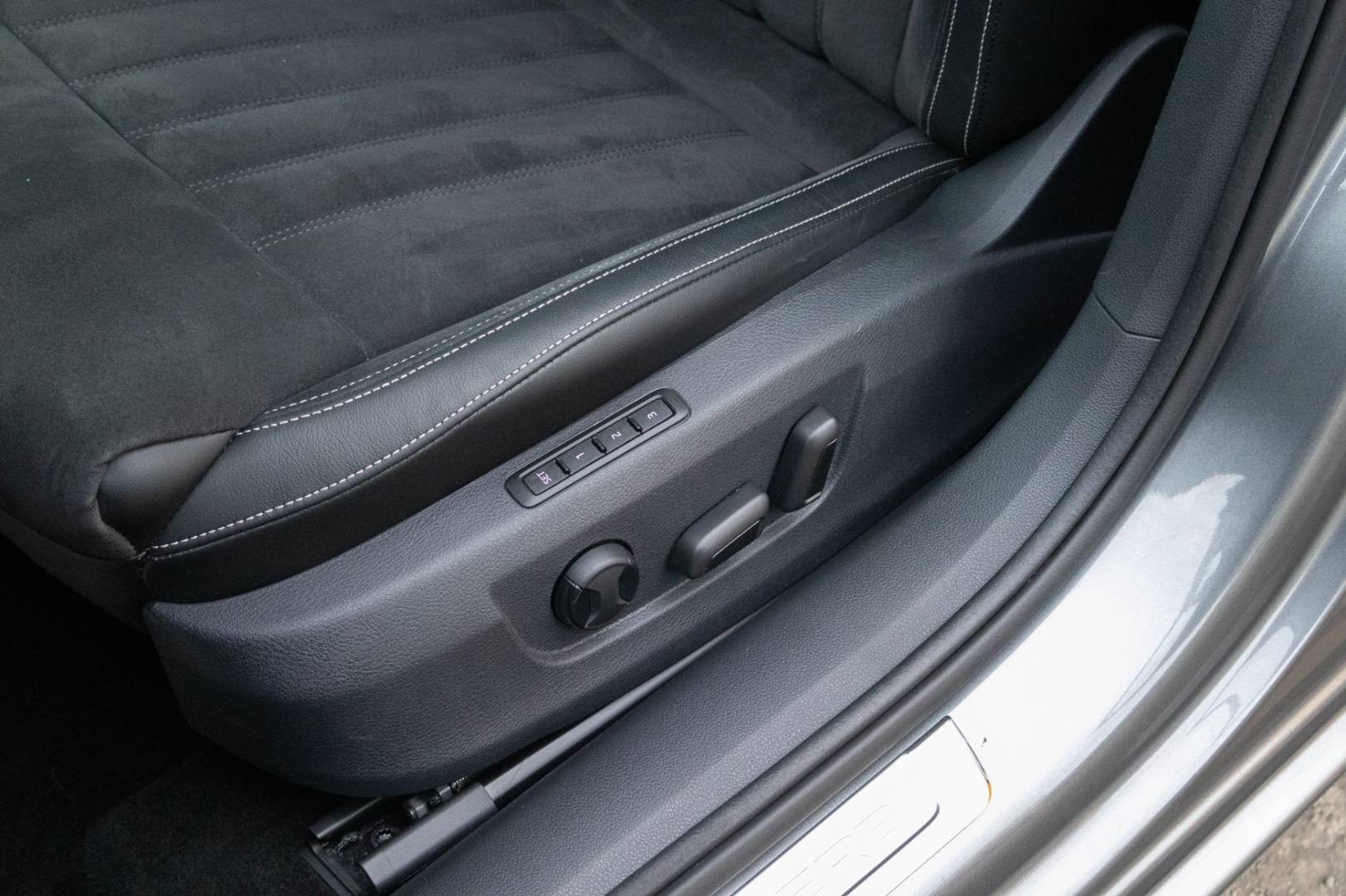 Škoda Superb Combi 2.0 TDI SCR Style DSG – Obrázok 13