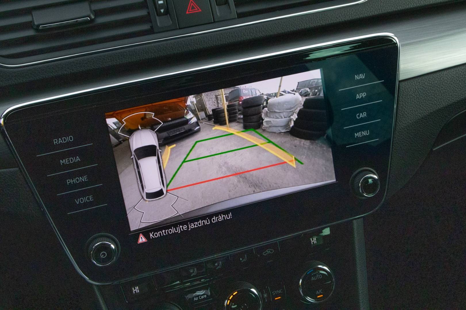 Škoda Superb Combi 2.0 TDI SCR Style DSG – Obrázok 21