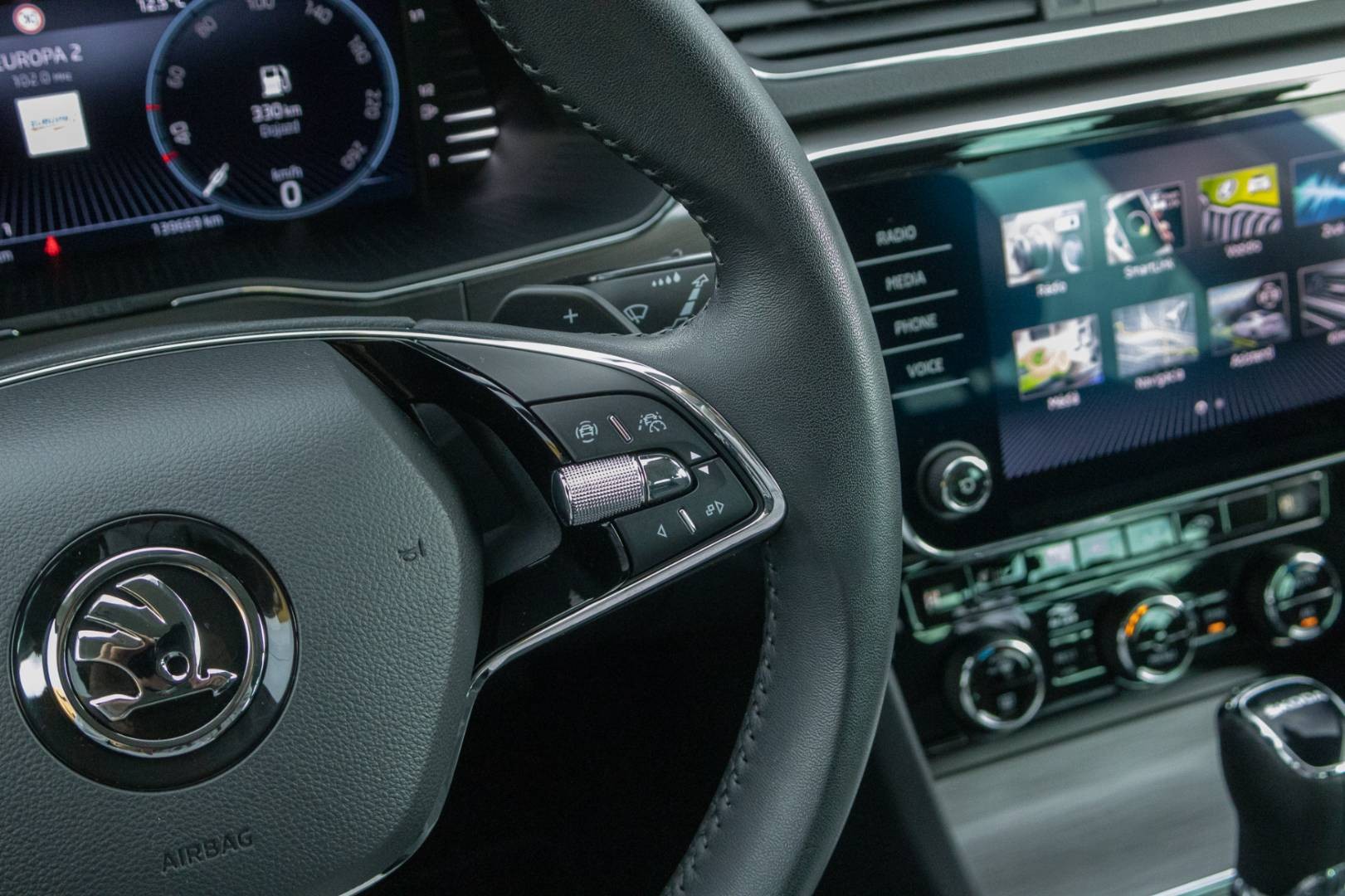 Škoda Superb Combi 2.0 TDI SCR Style DSG – Obrázok 22