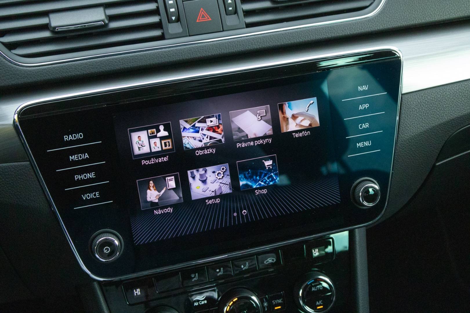 Škoda Superb Combi 2.0 TDI SCR Style DSG – Obrázok 24