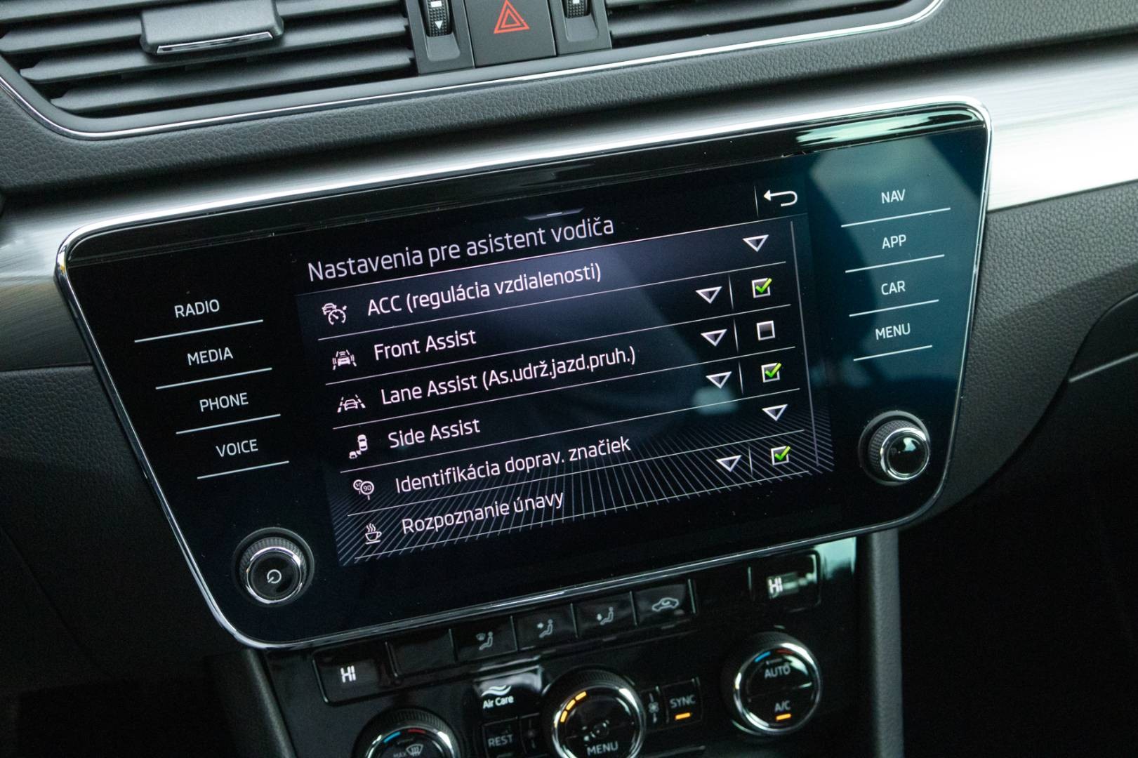 Škoda Superb Combi 2.0 TDI SCR Style DSG – Obrázok 25