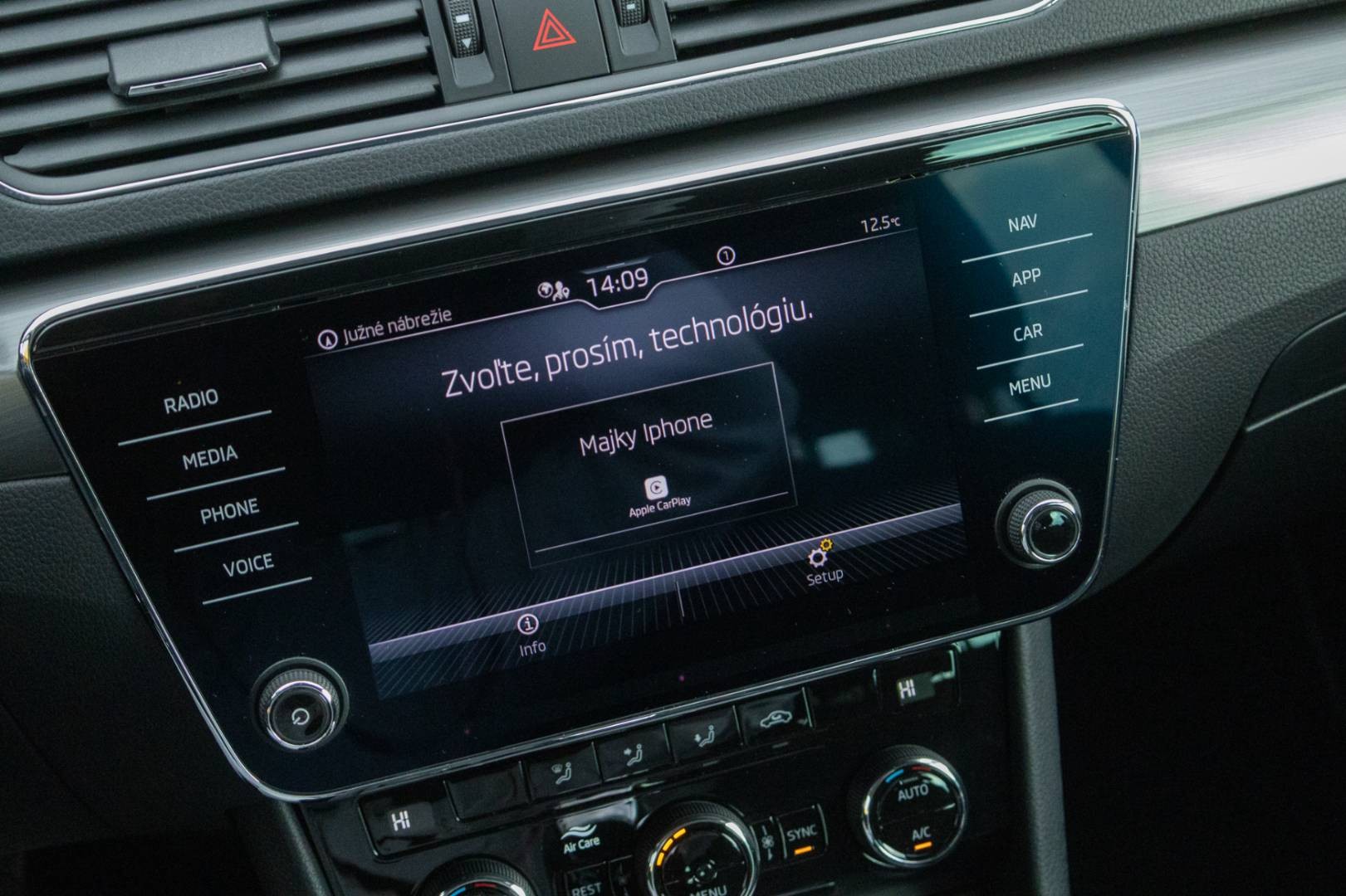 Škoda Superb Combi 2.0 TDI SCR Style DSG – Obrázok 26