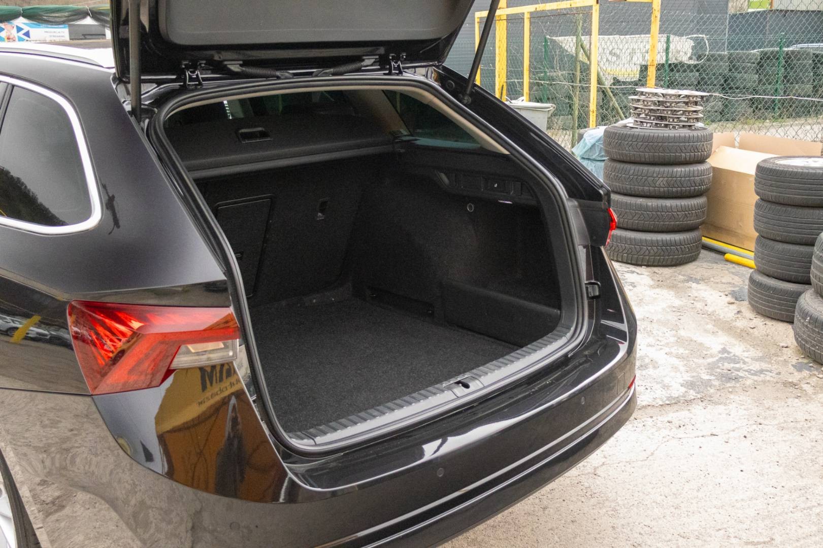 Škoda Octavia Combi 2.0 TDI SCR Style DSG – Obrázok 9