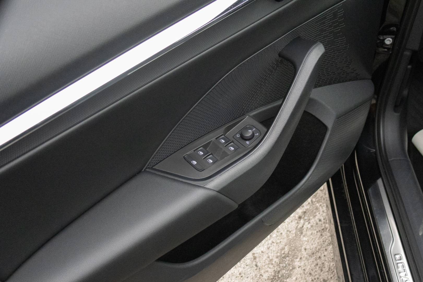 Škoda Octavia Combi 2.0 TDI SCR Style DSG – Obrázok 12