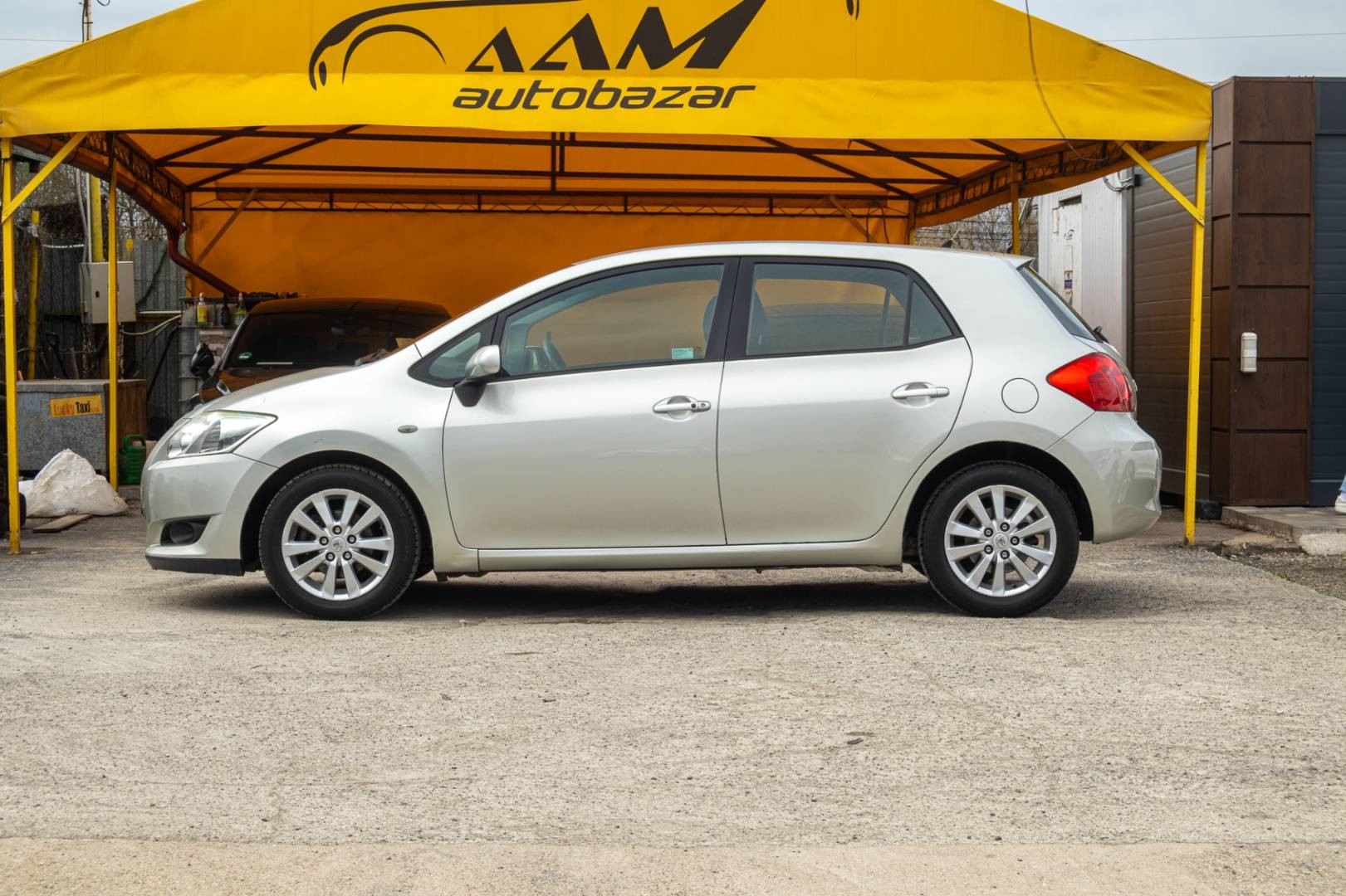 Toyota Auris 1.6 I Dual VVT-i Lux A/T – Obrázok 5