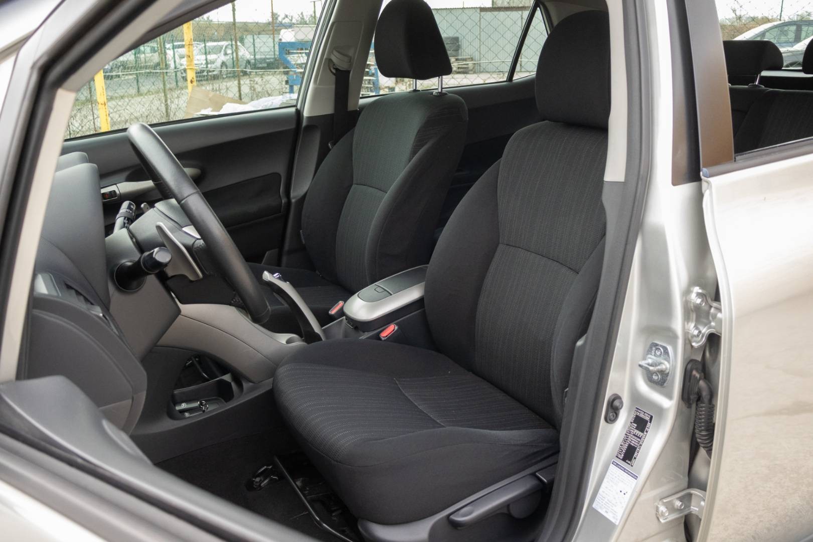 Toyota Auris 1.6 I Dual VVT-i Lux A/T – Obrázok 11
