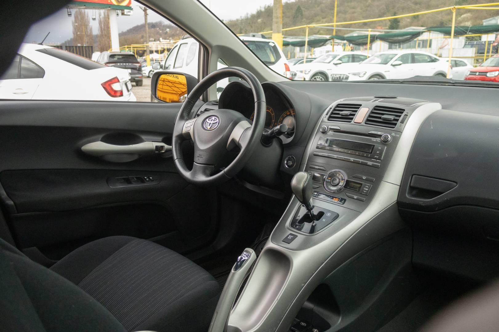 Toyota Auris 1.6 I Dual VVT-i Lux A/T – Obrázok 13