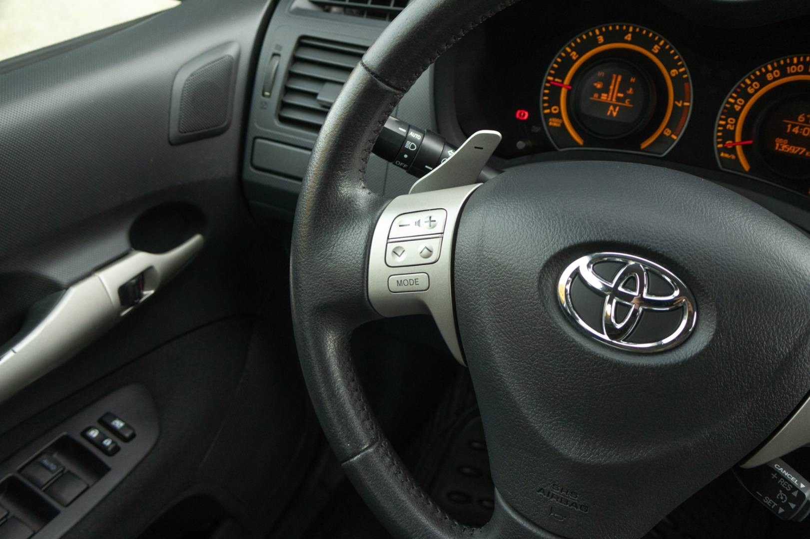Toyota Auris 1.6 I Dual VVT-i Lux A/T – Obrázok 15