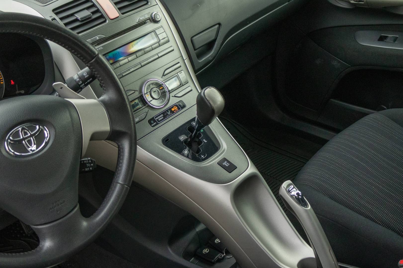 Toyota Auris 1.6 I Dual VVT-i Lux A/T – Obrázok 18