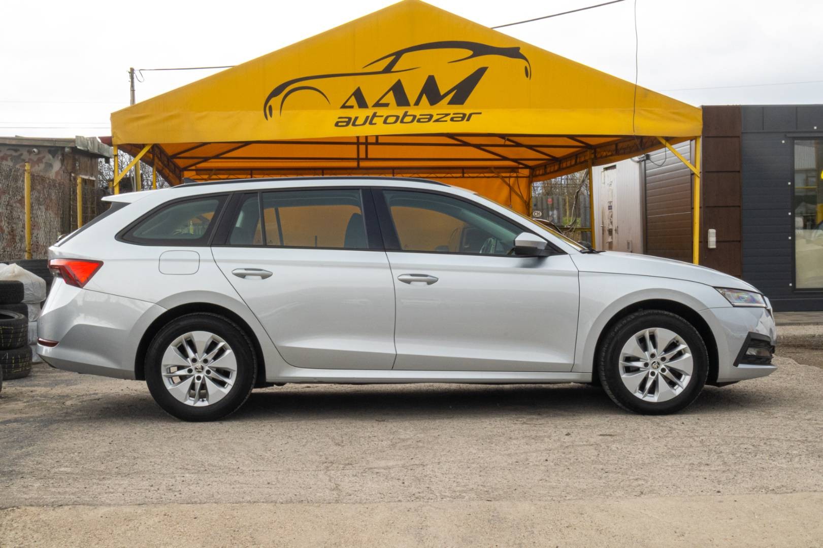 Škoda Octavia Combi 4 2.0 TDI SCR Style DSG -NEBÚRANÉ – Obrázok 4