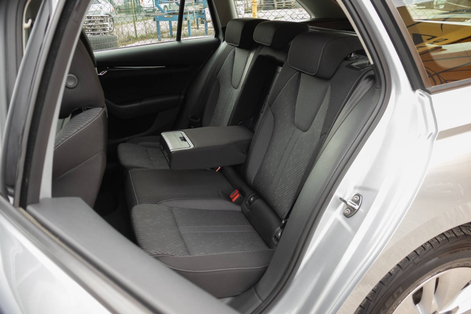 Škoda Octavia Combi 4 2.0 TDI SCR Style DSG -NEBÚRANÉ – Obrázok 10