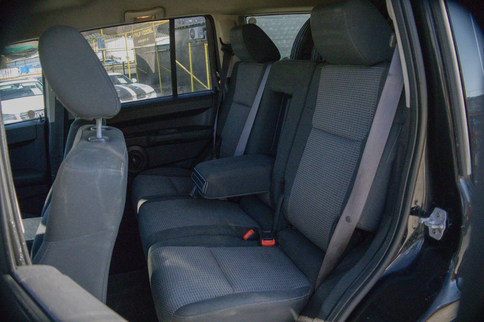 Jeep Commander 3.7 V6 PowerTech – Obrázok 10