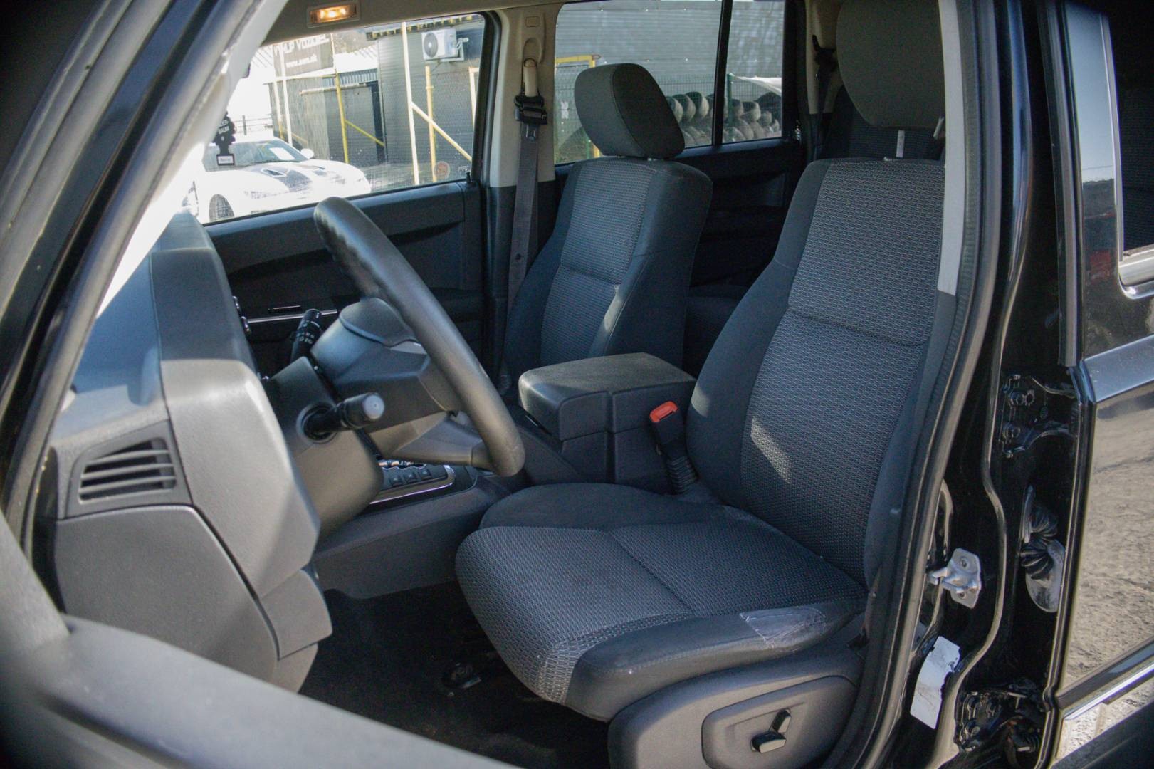 Jeep Commander 3.7 V6 PowerTech – Obrázok 11