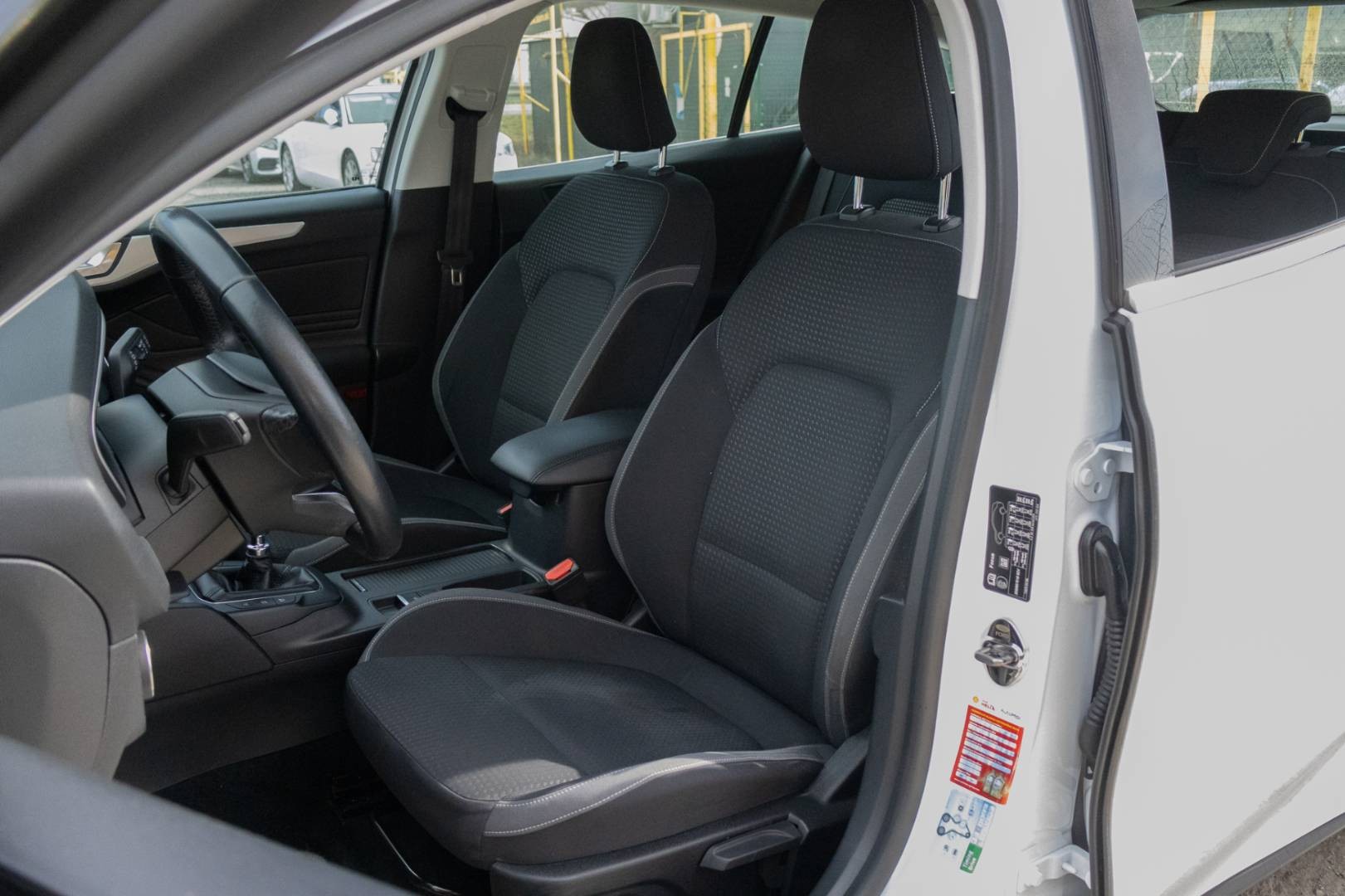 Ford Focus Kombi 1.5 TDCi Duratorq 120k Trend Plus – Obrázok 12