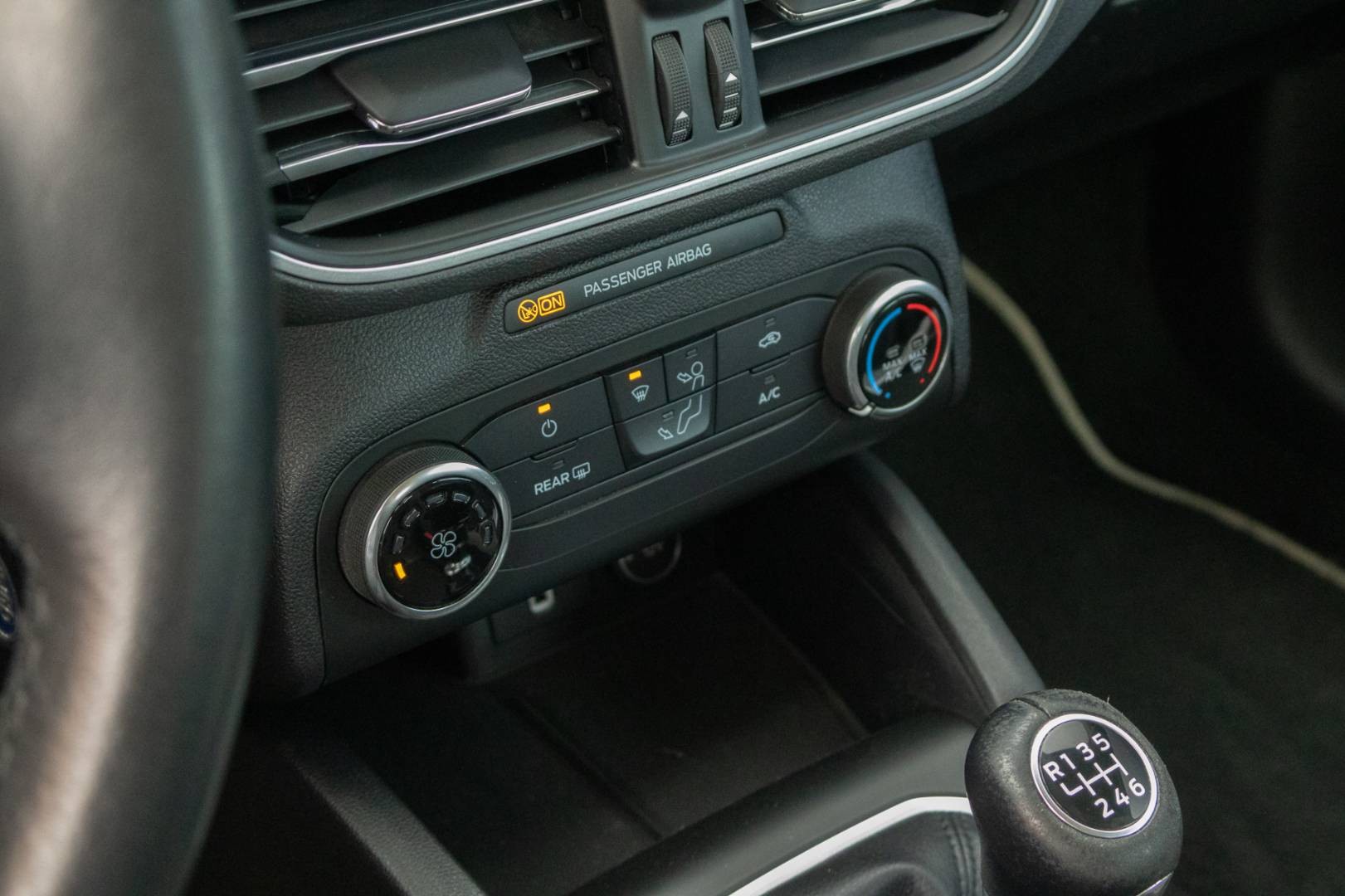Ford Focus Kombi 1.5 TDCi Duratorq 120k Trend Plus – Obrázok 22