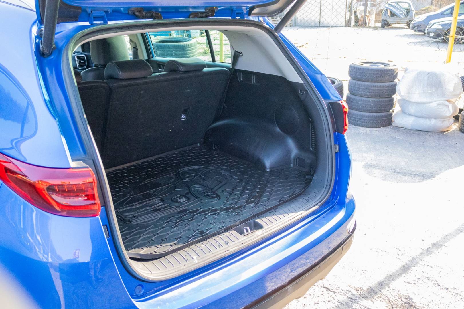 Kia Sportage 1.6 CRDi Platinum 4WD A/T -NEBÚRANÉ – Obrázok 9