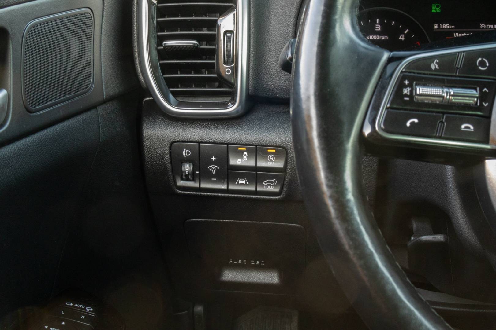 Kia Sportage 1.6 CRDi Platinum 4WD A/T -NEBÚRANÉ – Obrázok 11