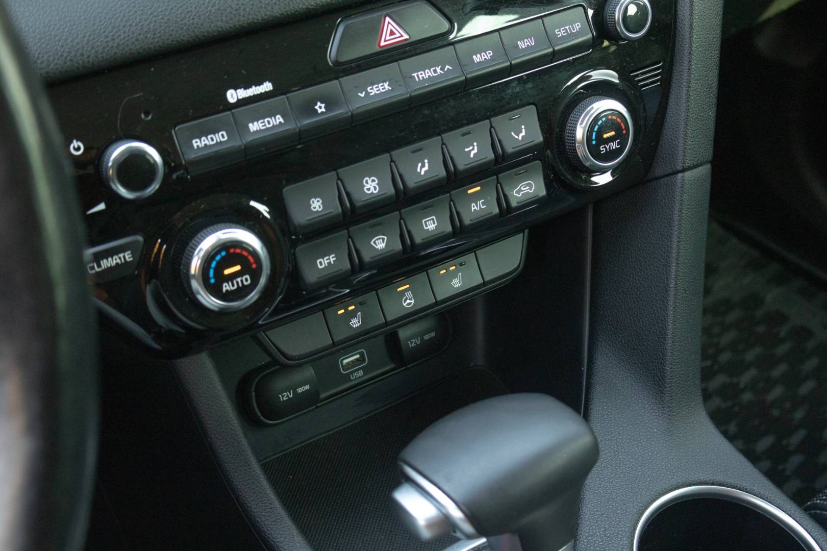 Kia Sportage 1.6 CRDi Platinum 4WD A/T -NEBÚRANÉ – Obrázok 19