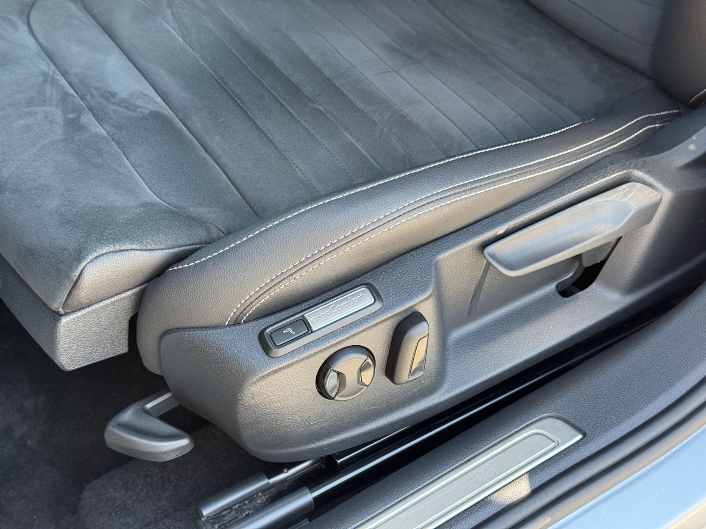 Volkswagen Passat Variant 2.0 TDI Elegance/MATRIX – Obrázok 12