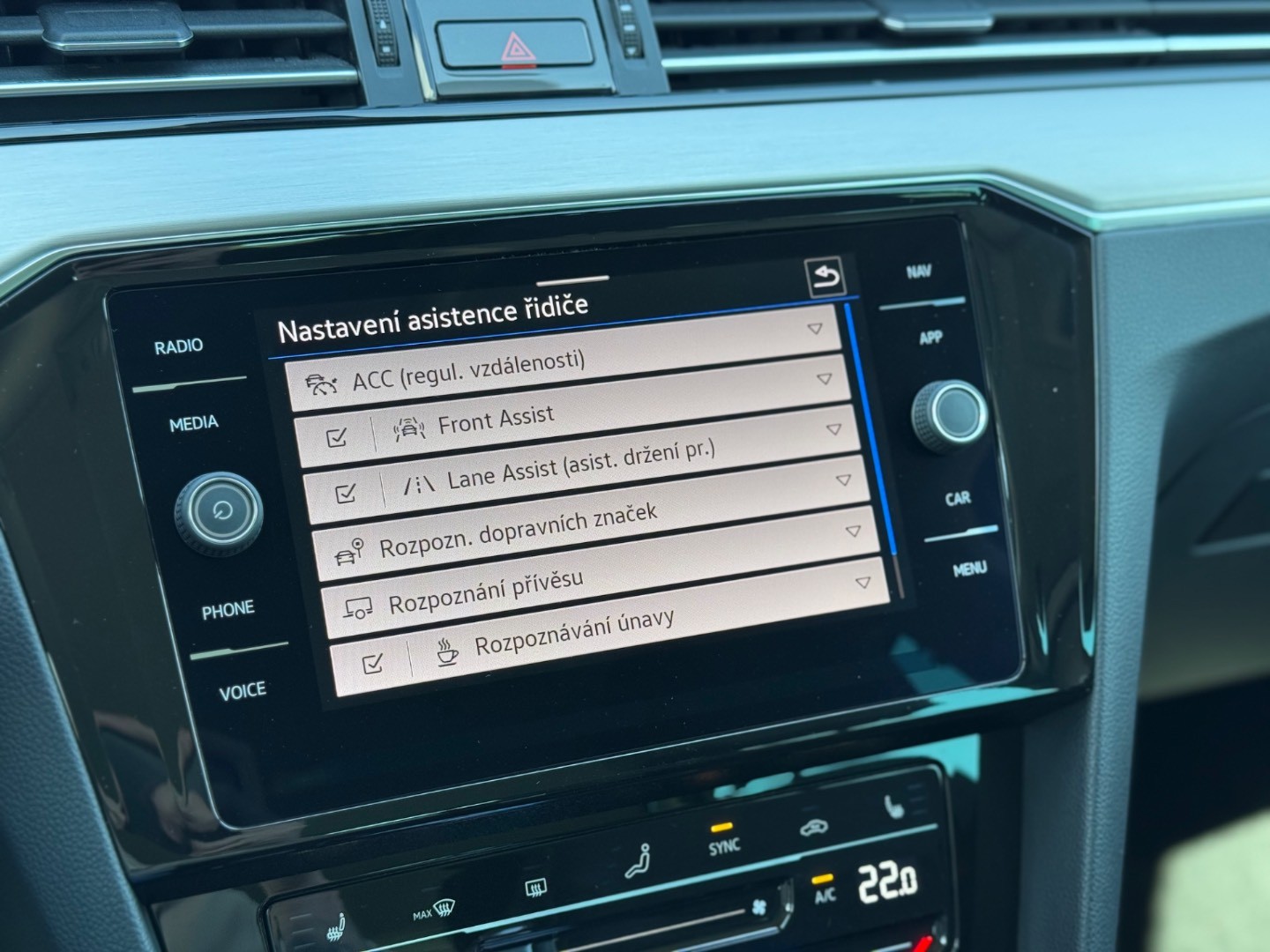 Volkswagen Passat Variant 2.0 TDI Elegance/MATRIX – Obrázok 17