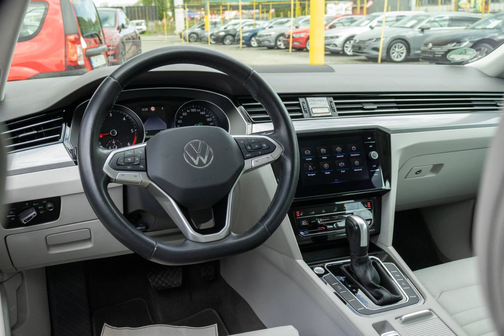 Volkswagen Passat Variant 2.0 TDI DSG Elegance -NEBÚRANÉ – Obrázok 18