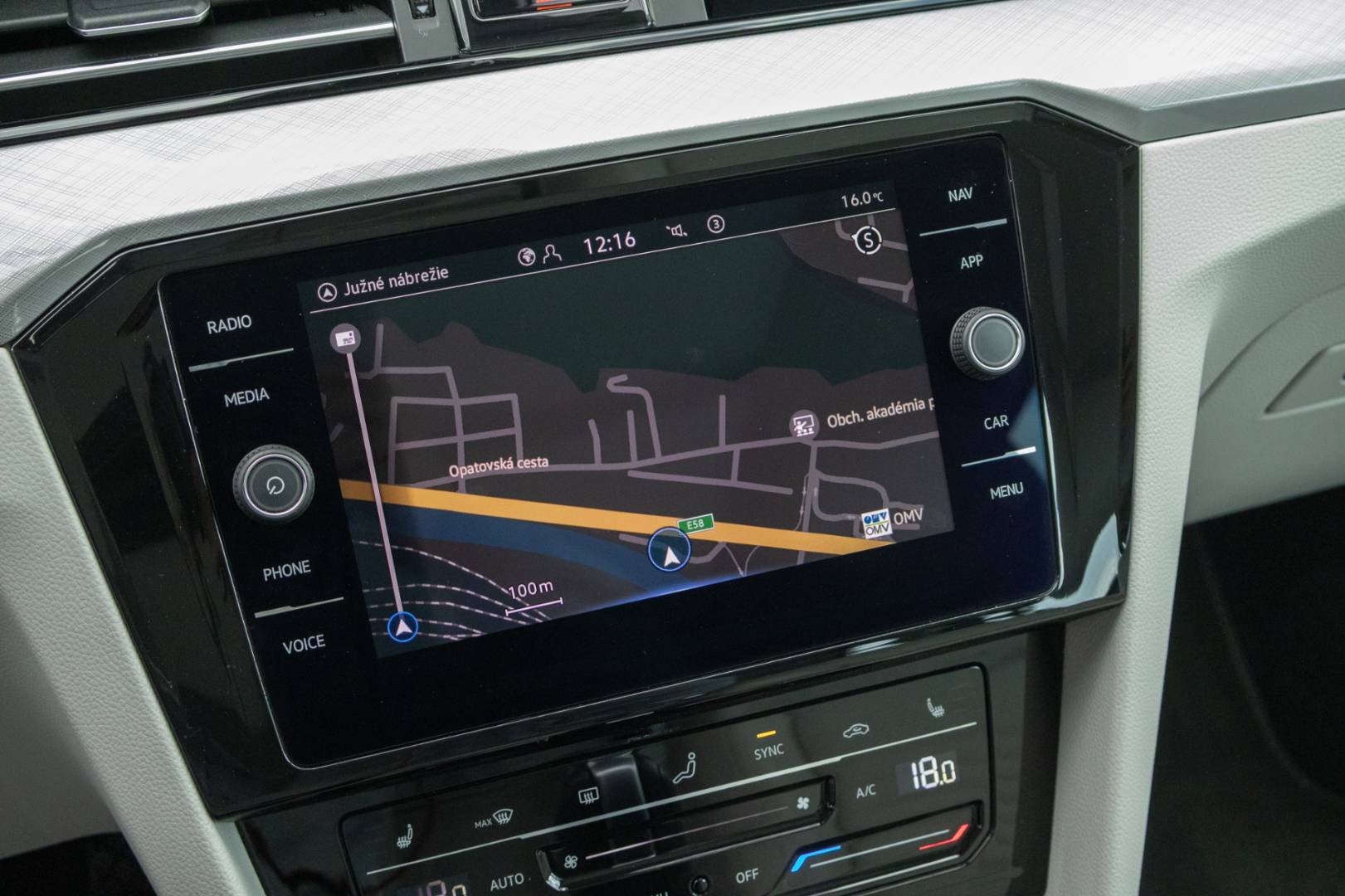 Volkswagen Passat Variant 2.0 TDI DSG Elegance -NEBÚRANÉ – Obrázok 26