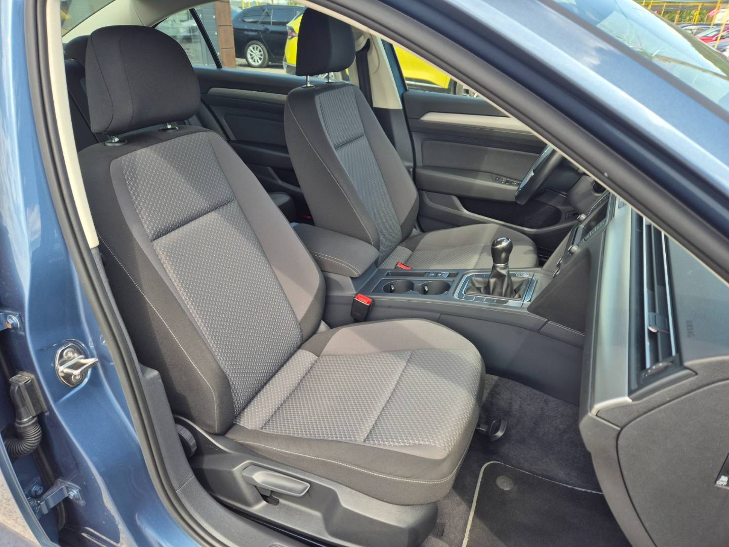 Volkswagen Passat 1.4 TSI EcoFuel Comfortline LEN 85tis.km – Obrázok 8