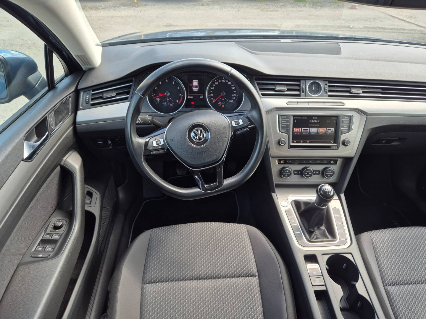 Volkswagen Passat 1.4 TSI EcoFuel Comfortline LEN 85tis.km – Obrázok 10