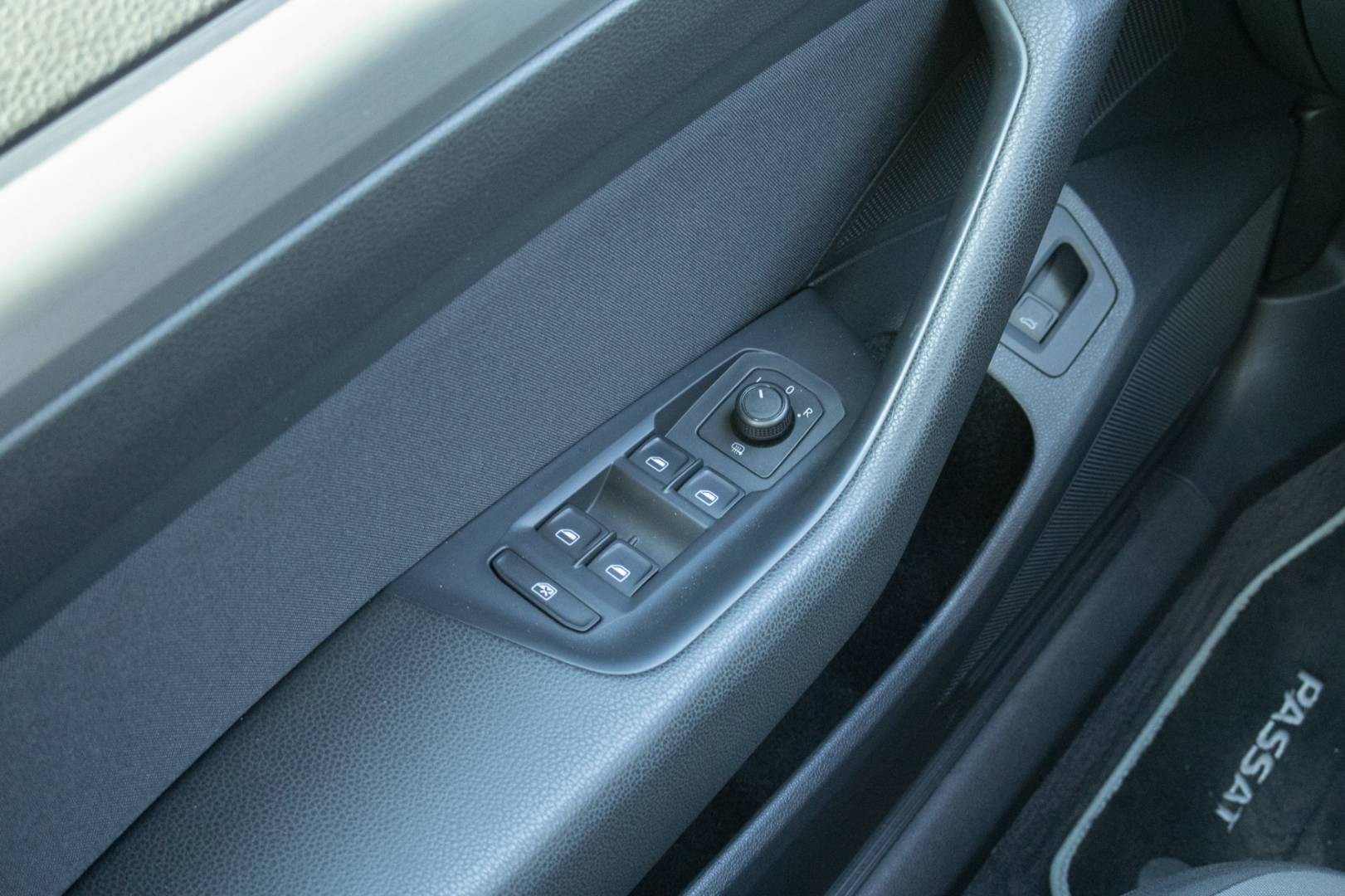 Volkswagen Passat 1.4 TSI EcoFuel Comfortline LEN 85tis.km – Obrázok 14