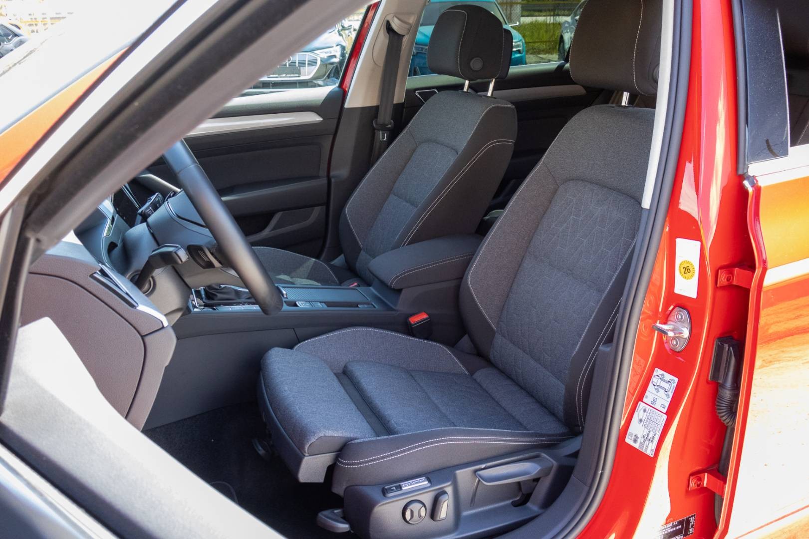Volkswagen Passat Variant 2.0 TDI DSG Business -NEBÚRANÉ – Obrázok 11
