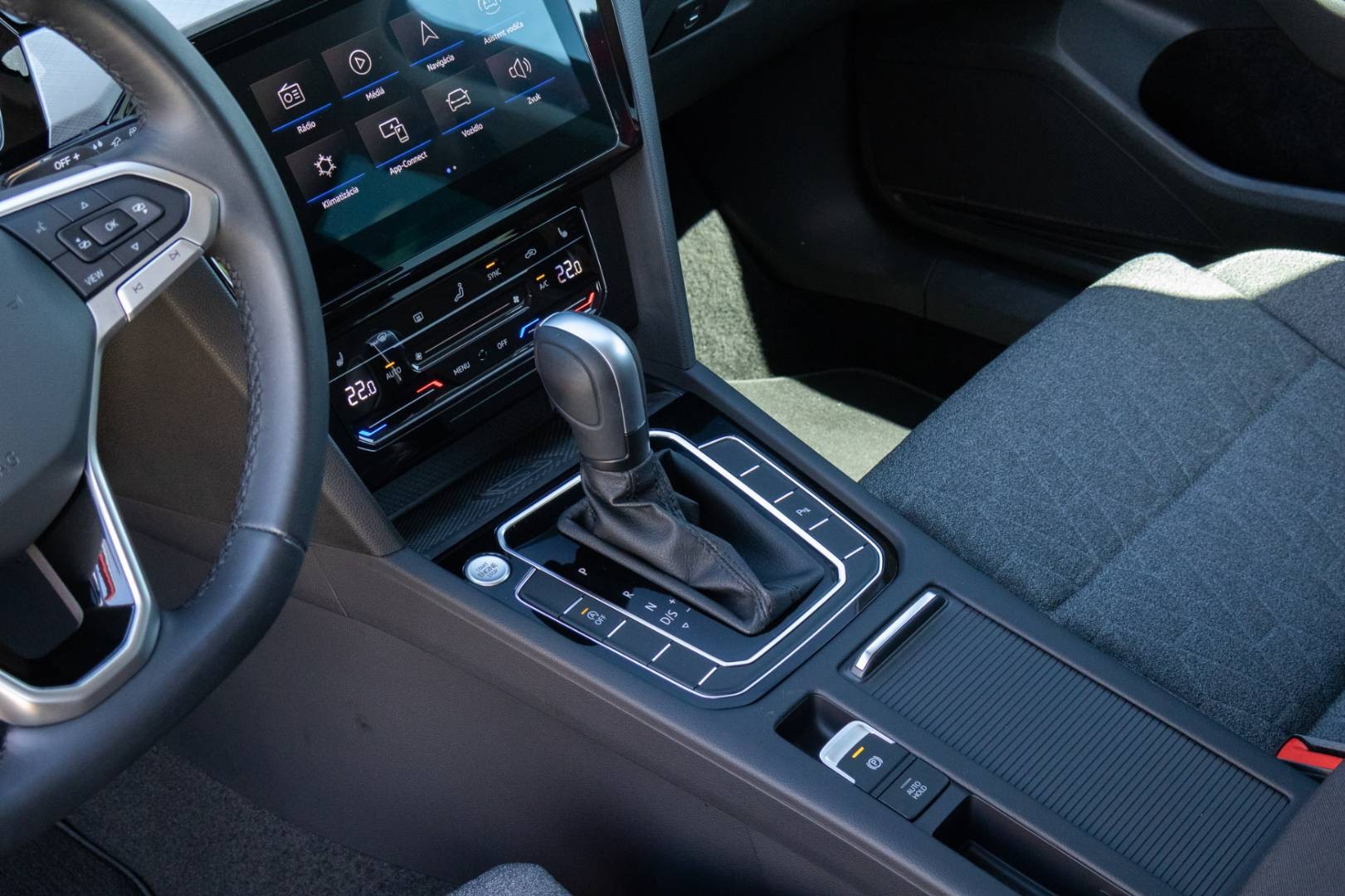 Volkswagen Passat Variant 2.0 TDI DSG Business -NEBÚRANÉ – Obrázok 26