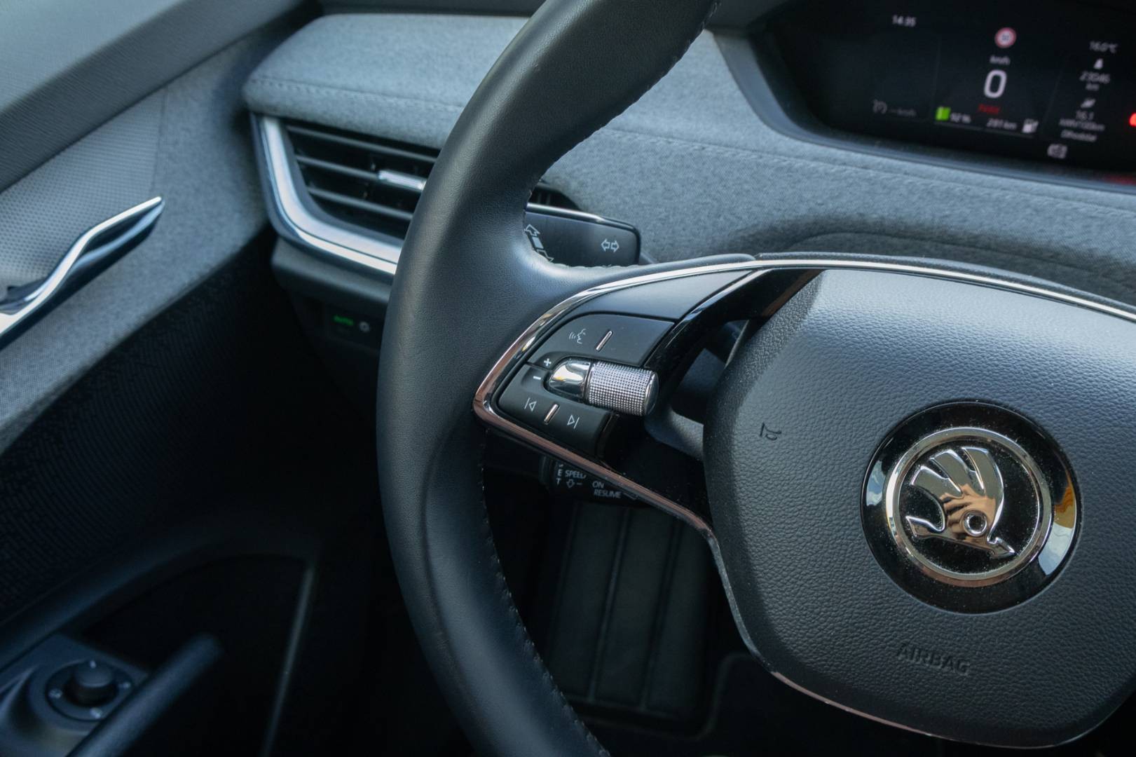 Škoda Enyaq 50 -NEBÚRANÉ – Obrázok 14