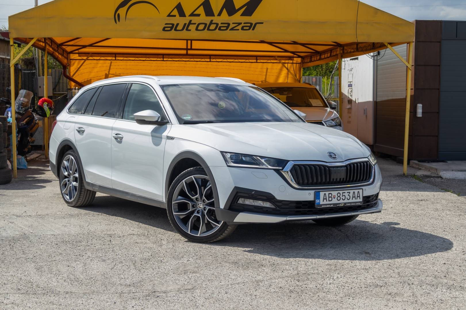 Škoda Octavia Combi 2.0 TDI Scout 4x4 DSG – Obrázok 3