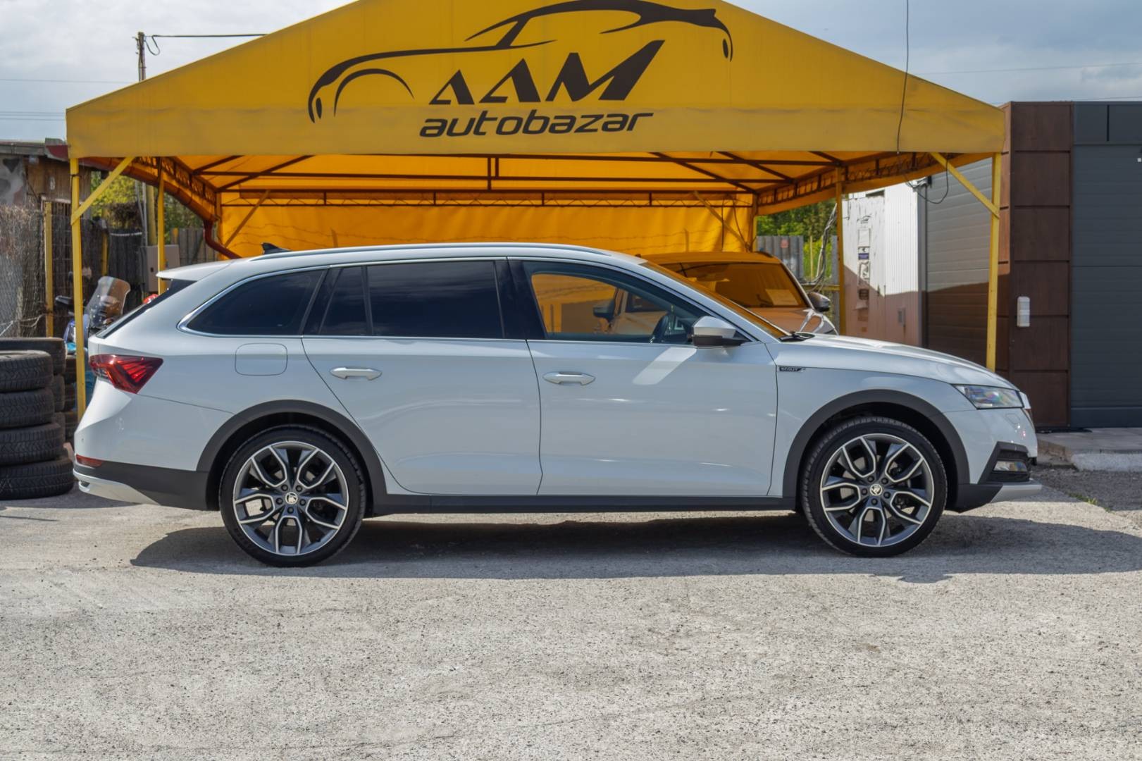Škoda Octavia Combi 2.0 TDI Scout 4x4 DSG – Obrázok 4