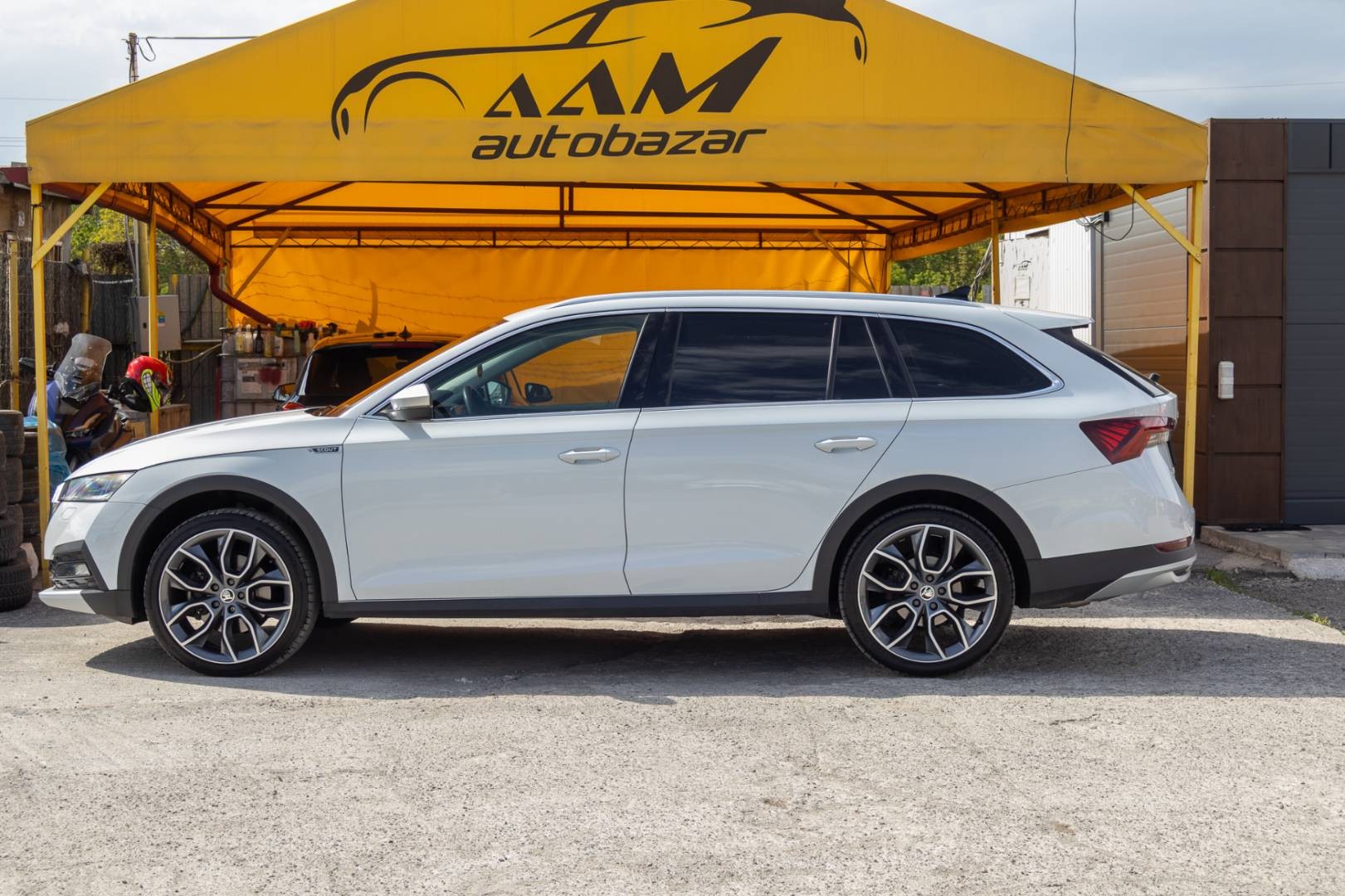 Škoda Octavia Combi 2.0 TDI Scout 4x4 DSG – Obrázok 5