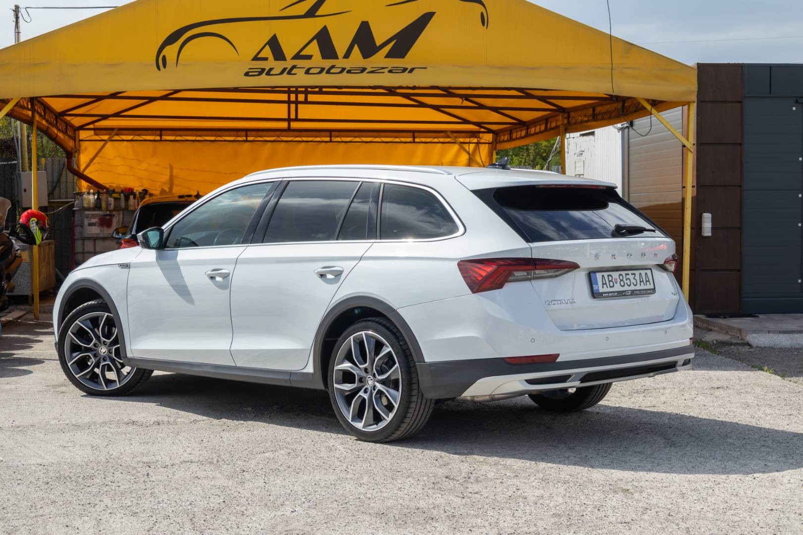 Škoda Octavia Combi 2.0 TDI Scout 4x4 DSG – Obrázok 6