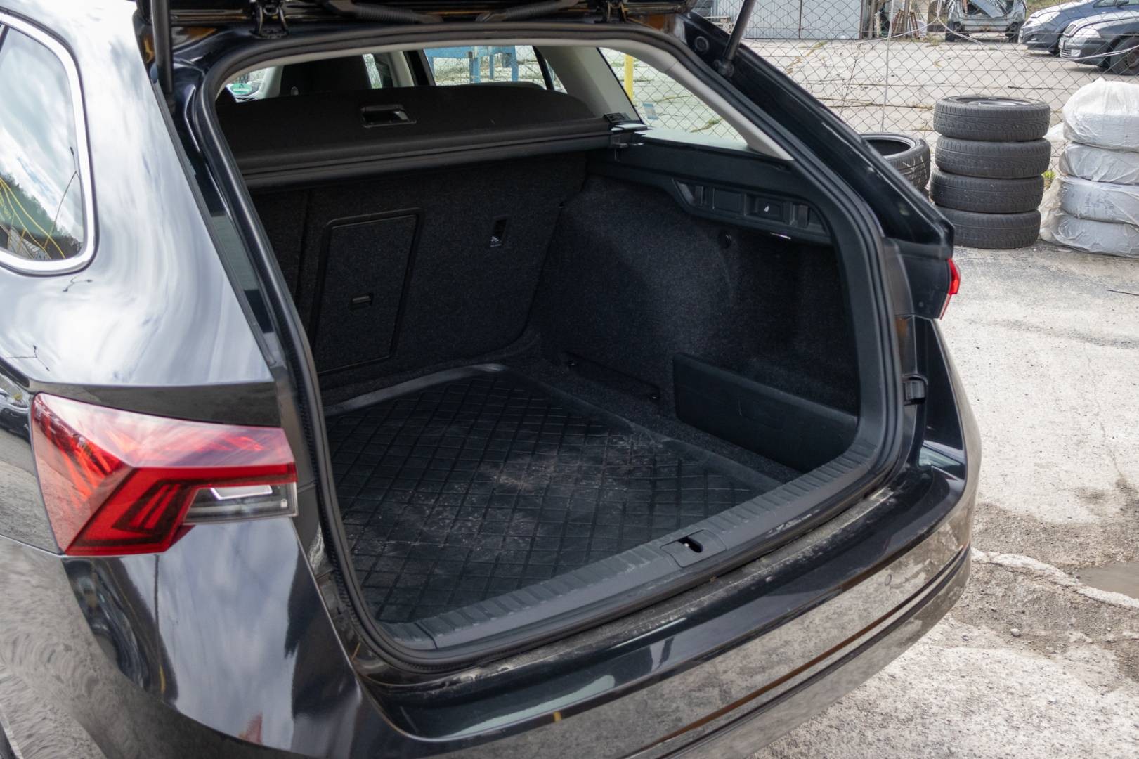 Škoda Octavia Combi 2.0 TDI SCR Style DSG – Obrázok 9