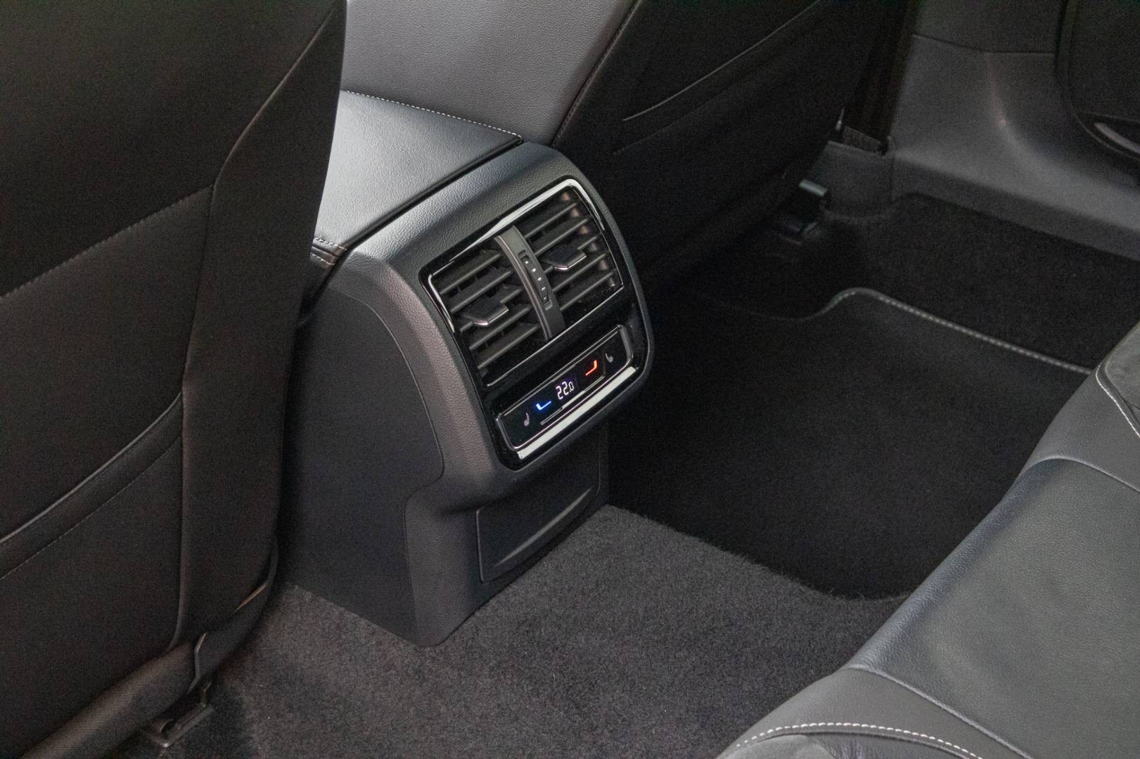 Volkswagen Arteon Shooting Brake SB 2.0 TDI R-LINE DSG -NEBÚRANÉ – Obrázok 13