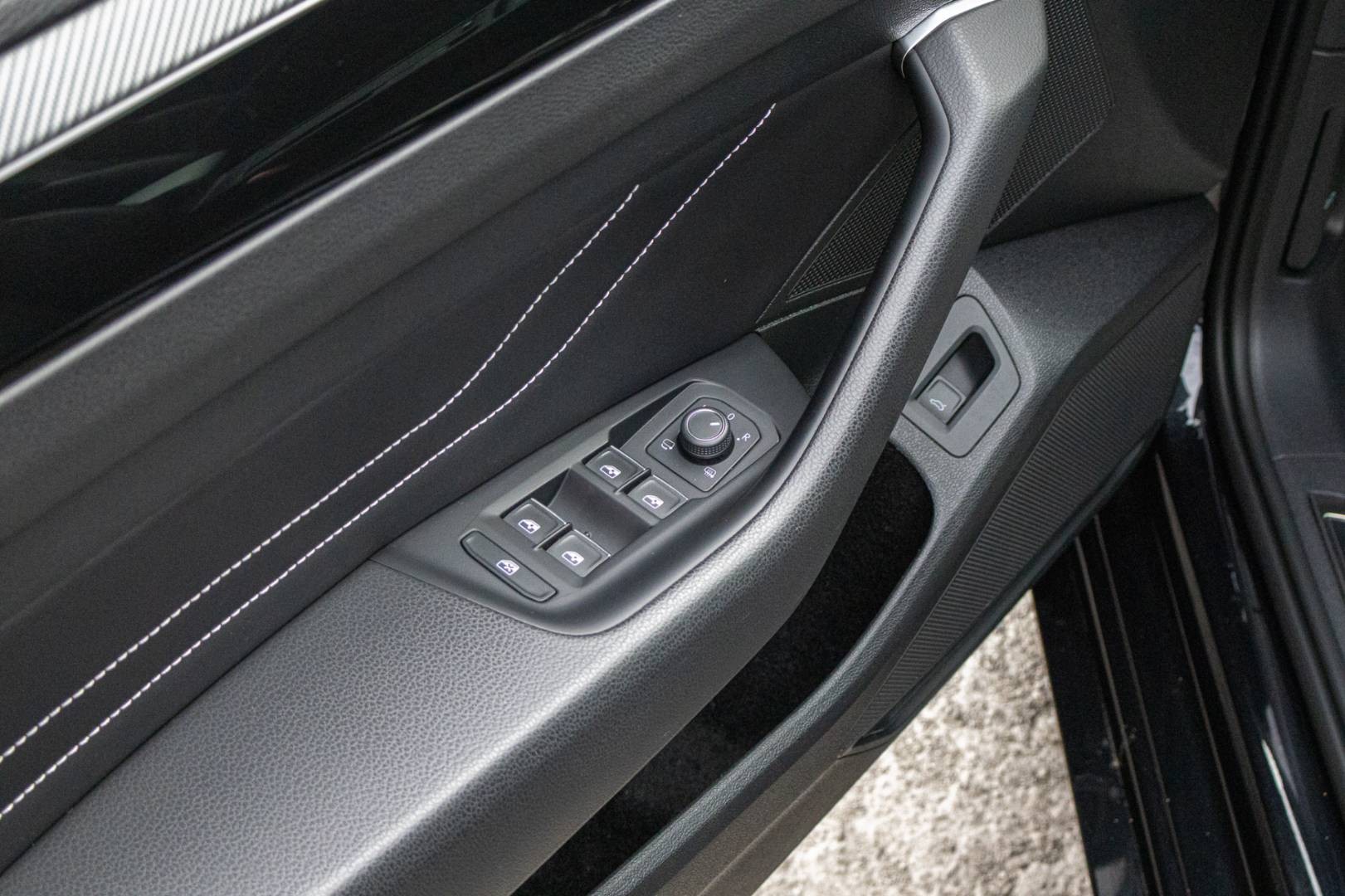 Volkswagen Arteon Shooting Brake SB 2.0 TDI R-LINE DSG -NEBÚRANÉ – Obrázok 16